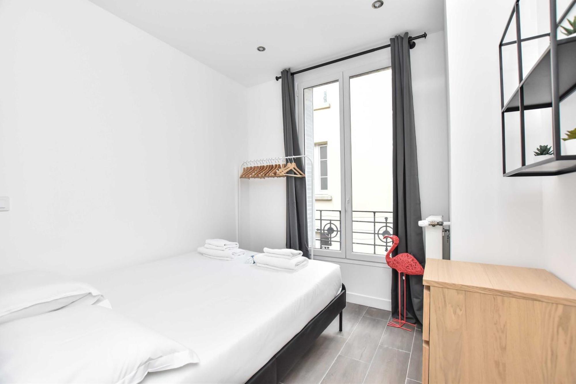 Family - 4br - 10p - Menilmontant Parijs